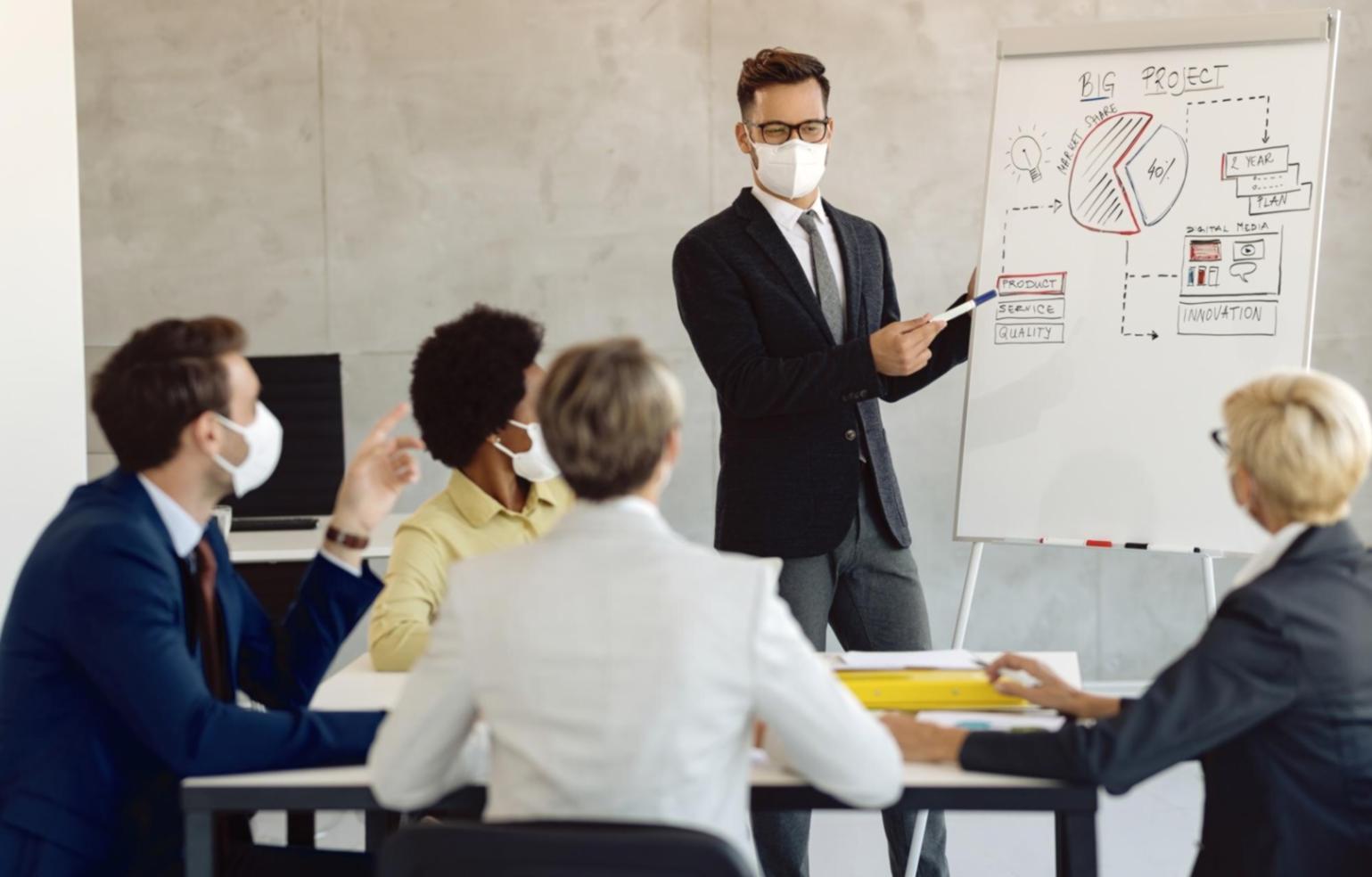 Strumenti professionali per manicure nel nostro laboratorio